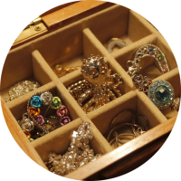 cuci perhiasan untuk koleksi perhiasan